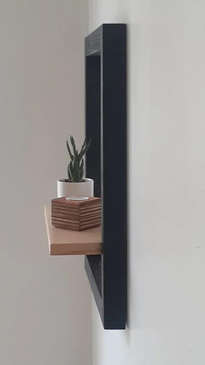 حامل نباتات خشبي حائطي بتصميم عصري – حماية كاملة لنباتاتك